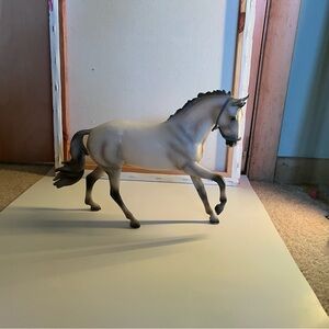 Grey Breyer horse